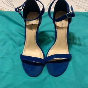 Anne Michelle royal blue suede ankle strap stilettos size 7 1/2m.